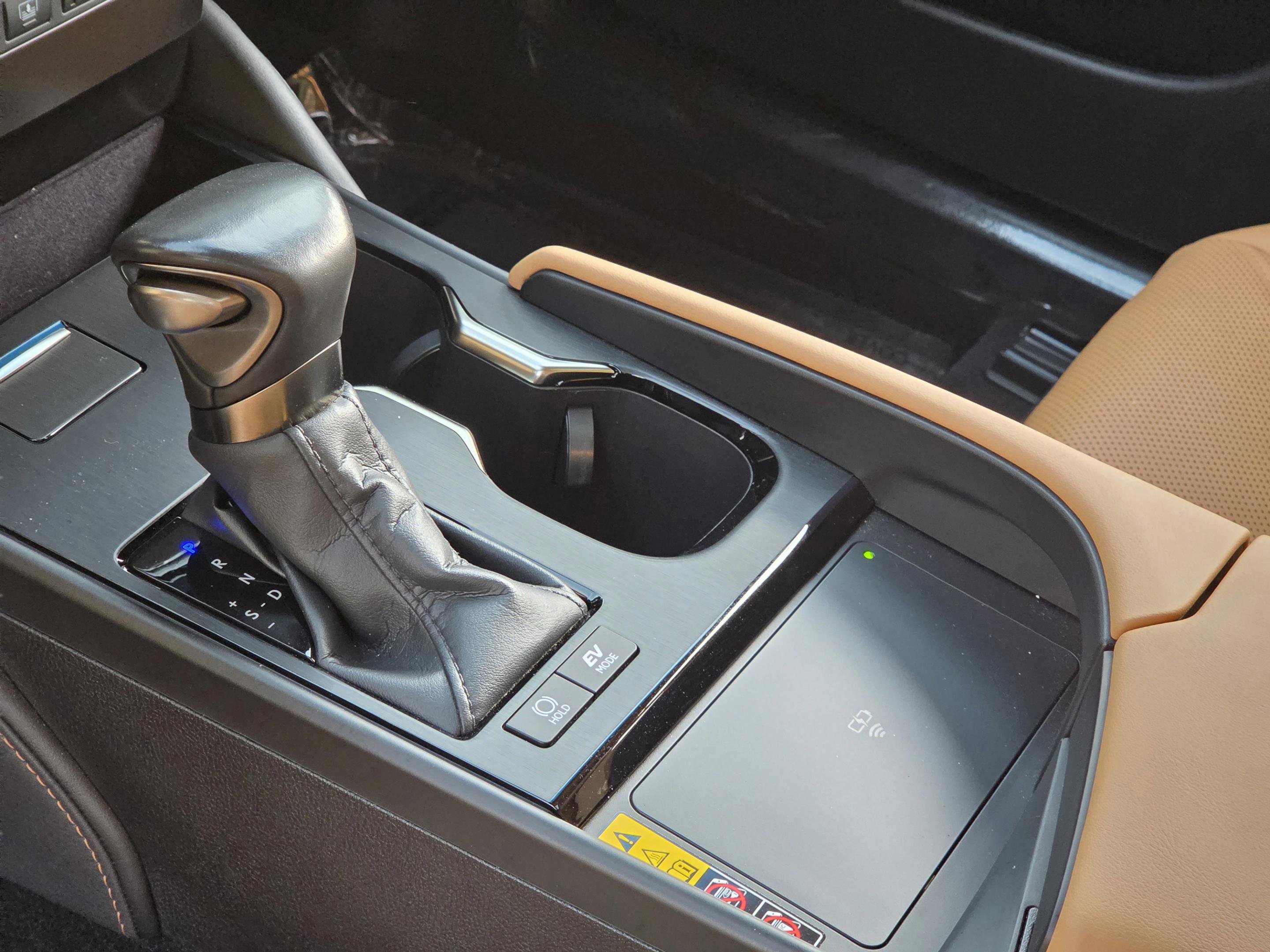 Used 2024 Lexus ES 300h Ultra Luxury w/ Accessory Package (Z1) image 27