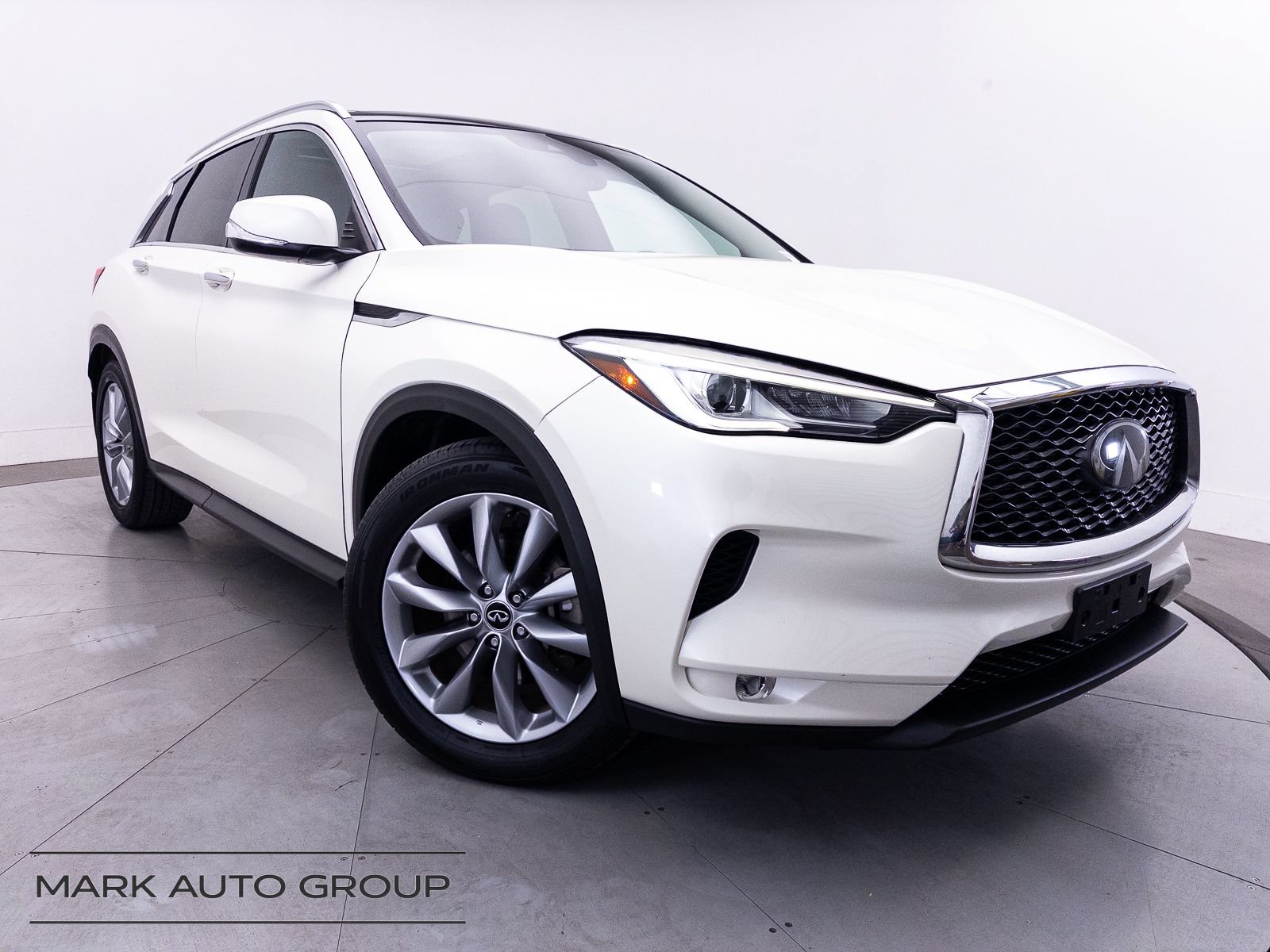 Used 2019 INFINITI QX50 Luxe w/ Cargo Package FWD image 1