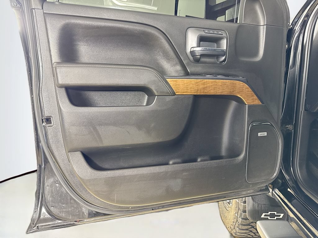 Used 2016 Chevrolet Silverado 3500 LTZ AWD/4WD image 11