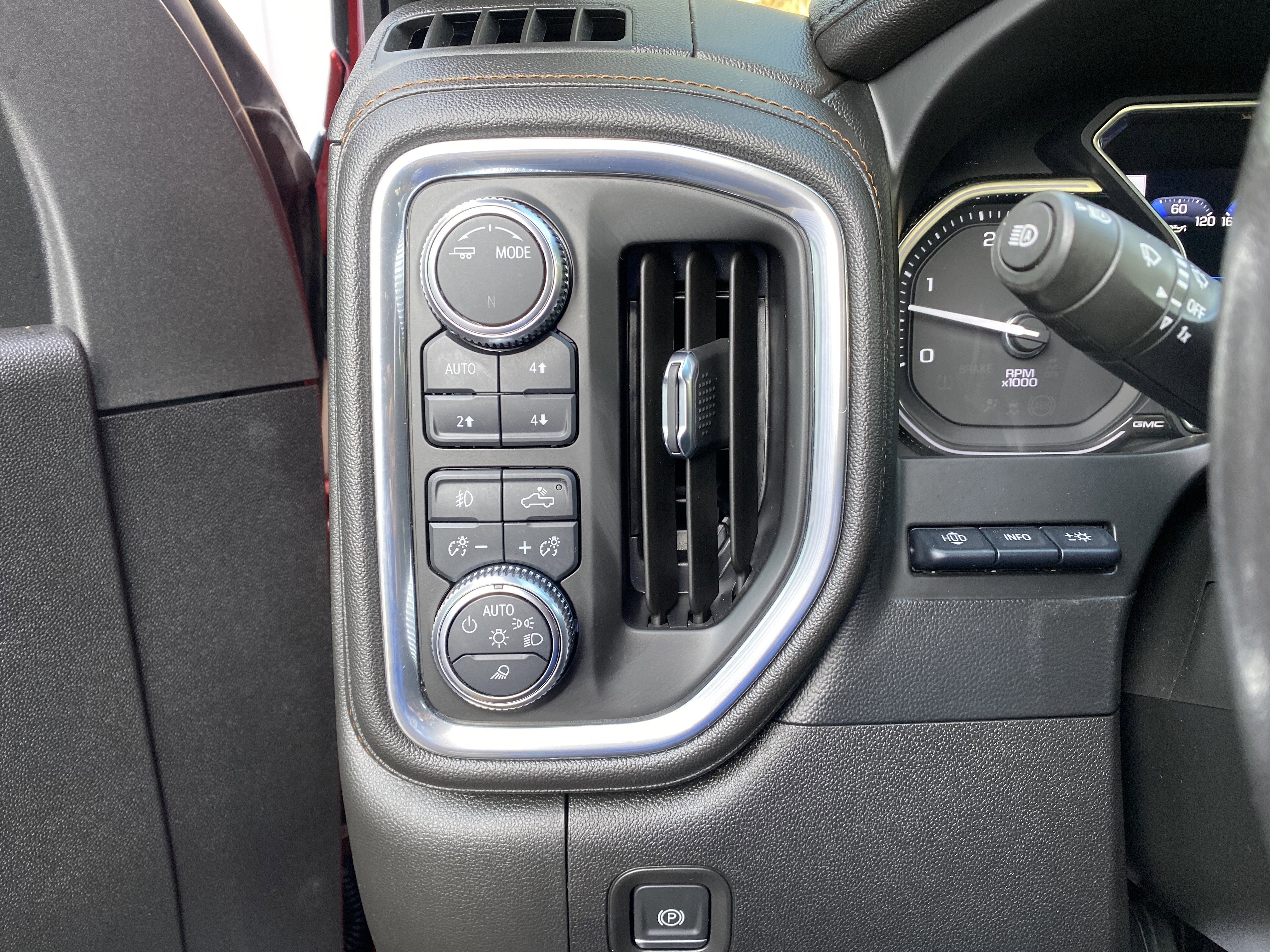 Used 2021 GMC Sierra 2500 AT4 w/ AT4 Premium Plus Package image 19