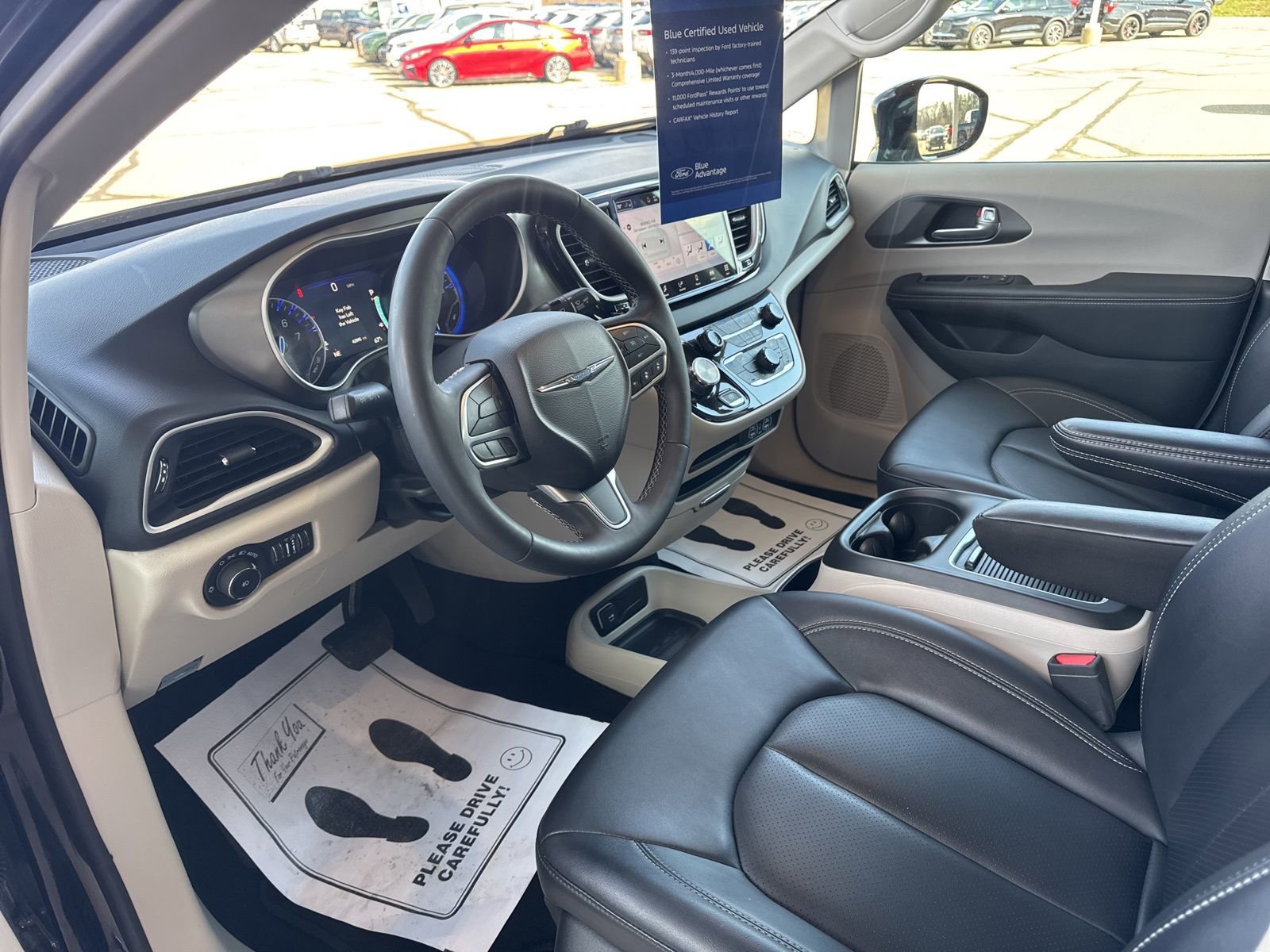 Used 2024 Chrysler Pacifica Touring-L FWD image 20