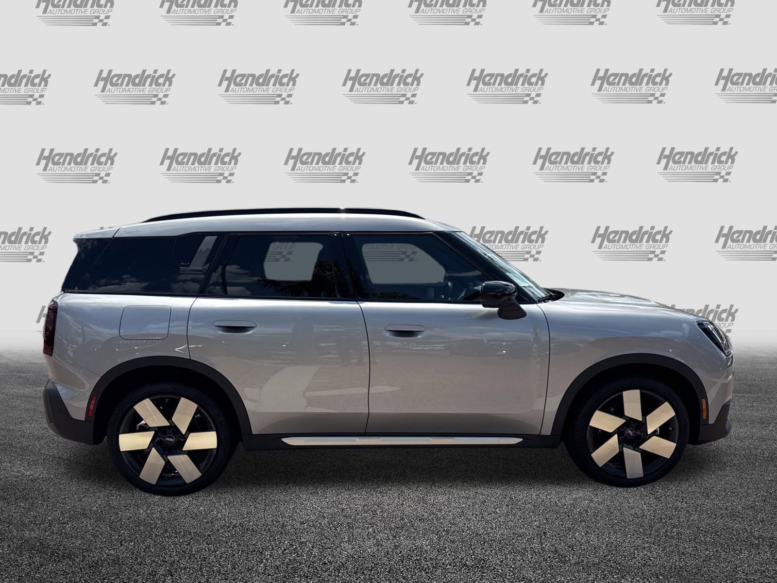 Used 2025 MINI Cooper Countryman S w/ Comfort Package Max image 10