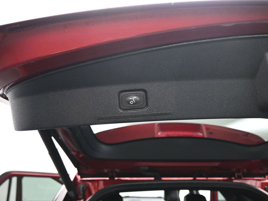 Certified 2018 Ford Explorer Limited w/ Ford Safe & Smart Package image 30