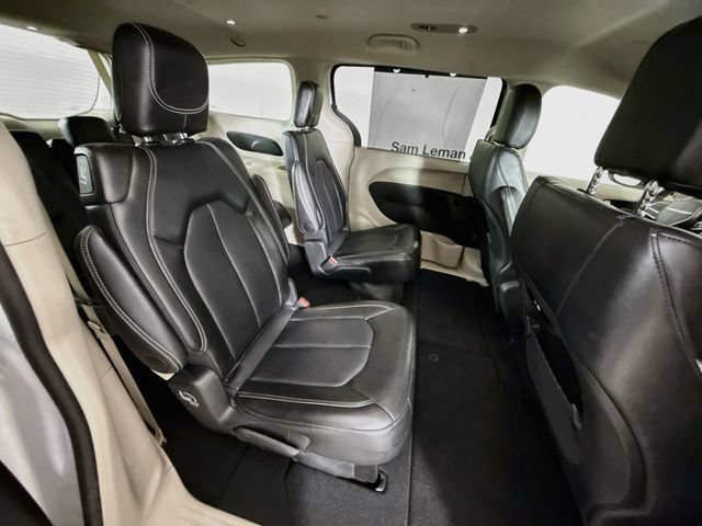 Used 2024 Chrysler Pacifica Touring-L FWD image 27