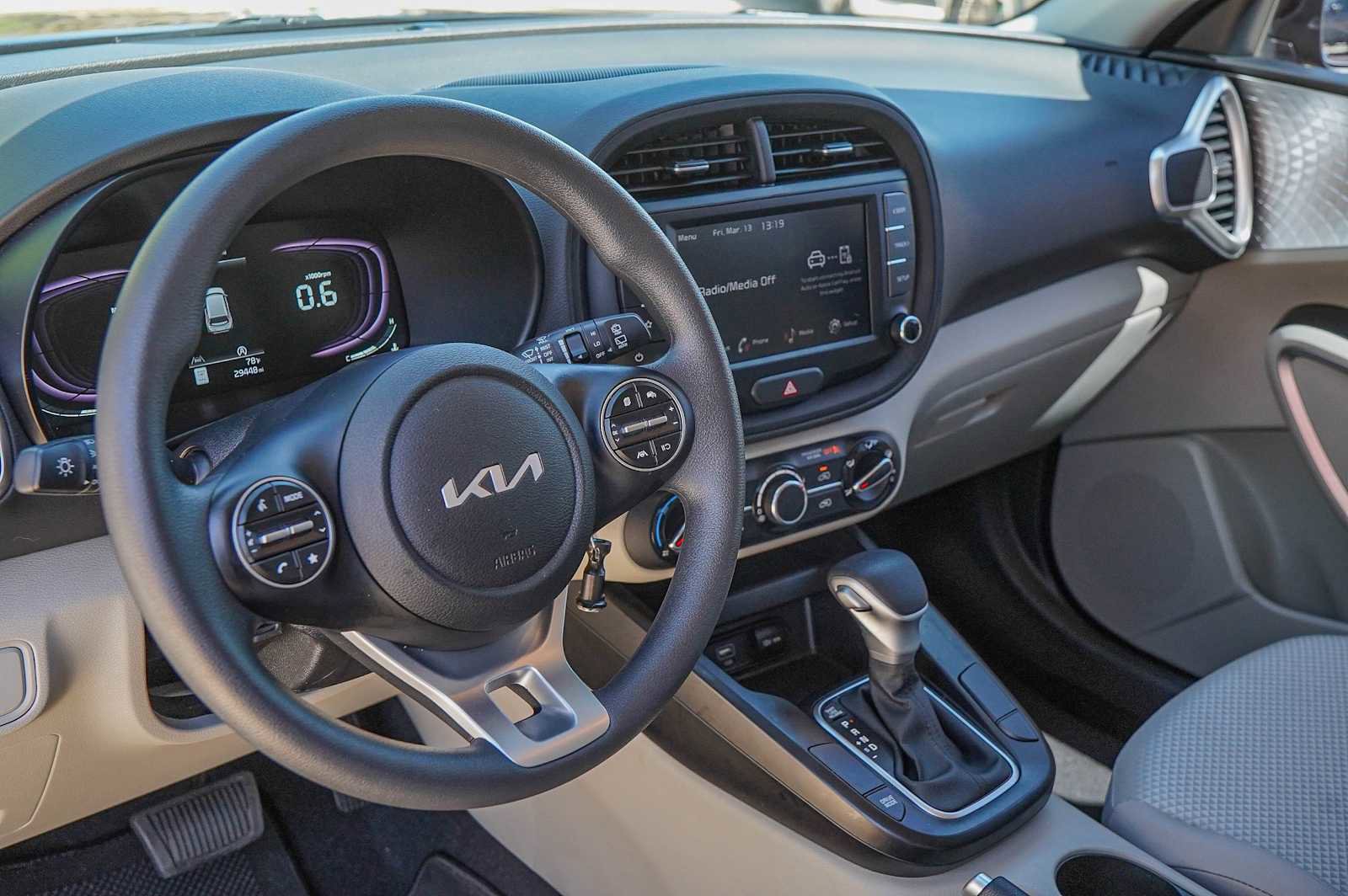 Certified 2023 Kia Soul LX w/ LX Technology Package image 9