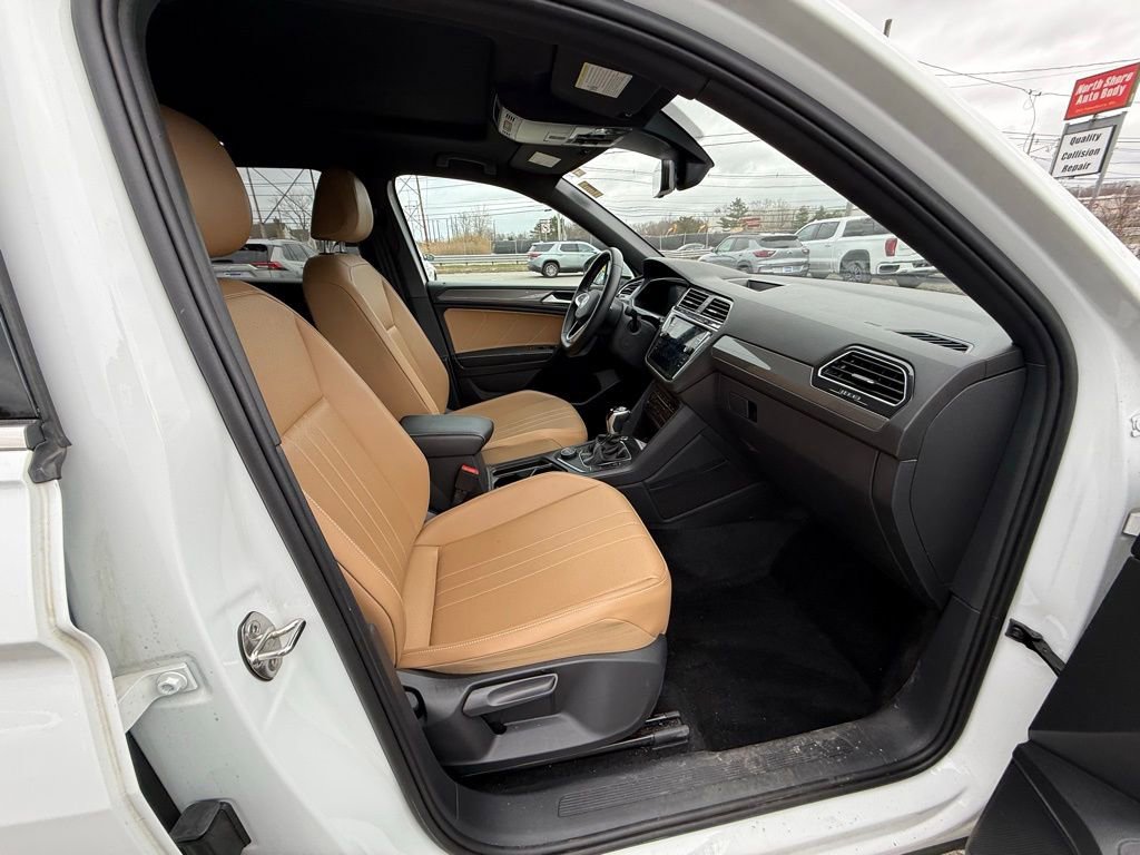 Used 2022 Volkswagen Tiguan SE image 16