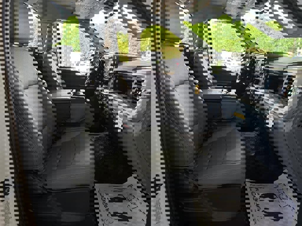 New 2026 Ford F350 XL w/ XL Chrome Package image 11