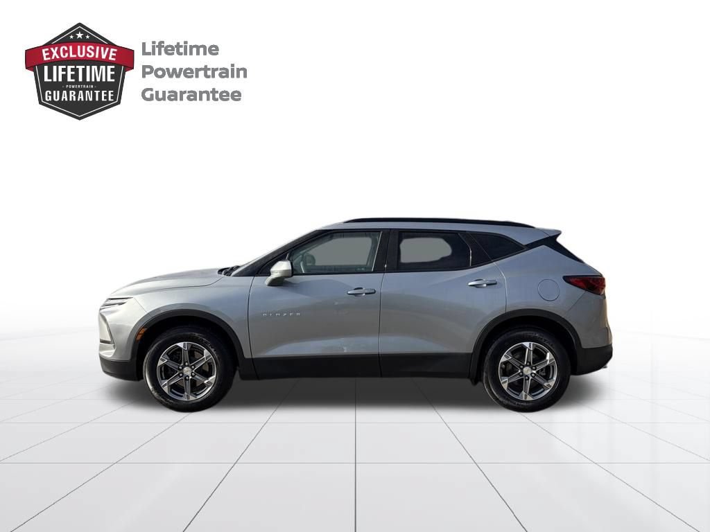Used 2023 Chevrolet Blazer LT w/ Convenience Package FWD image 2