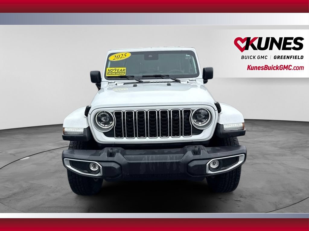 Used 2025 Jeep Wrangler Unlimited Sahara AWD/4WD image 17