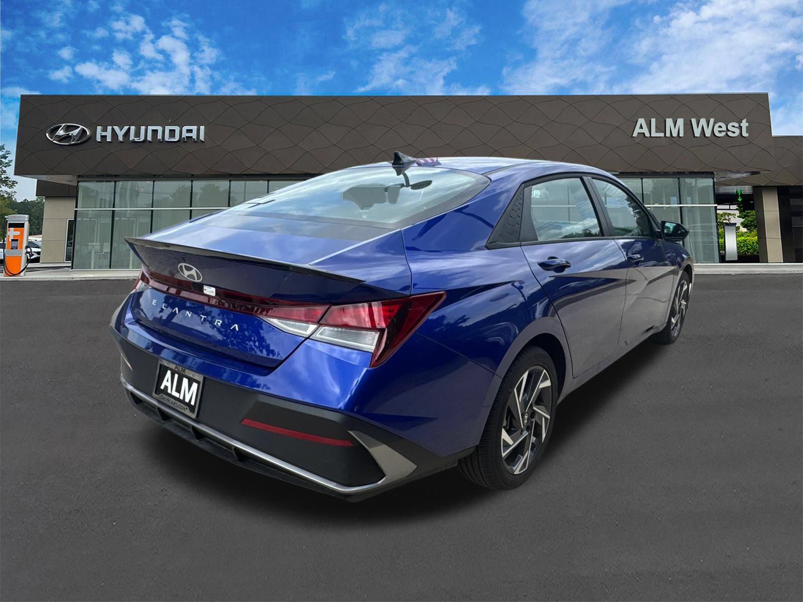 Used 2025 Hyundai Elantra Sport FWD image 5
