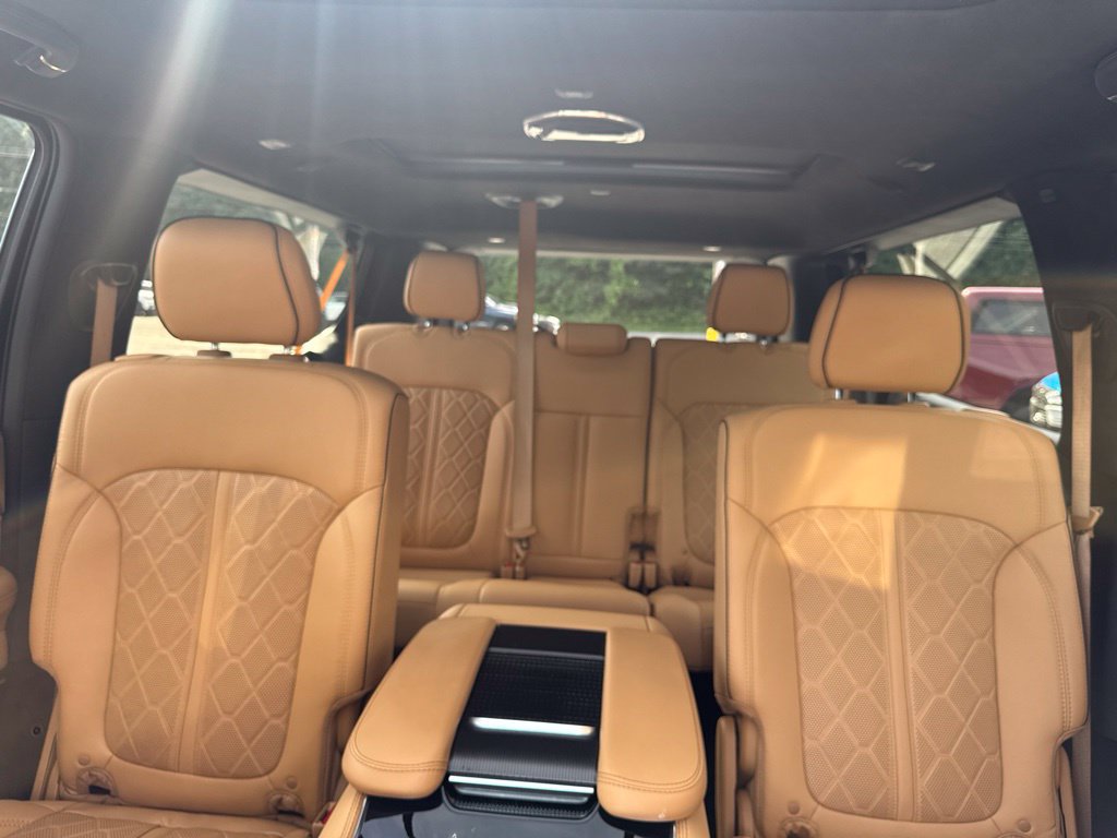 Used 2025 Jeep Grand Wagoneer L Series III w/ Rear Seat Video Group 1 AWD/4WD image 23