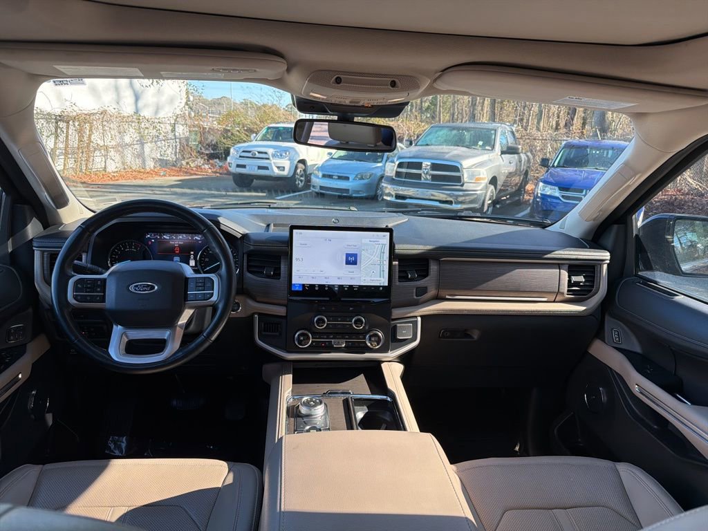 Used 2024 Ford Expedition Limited image 21