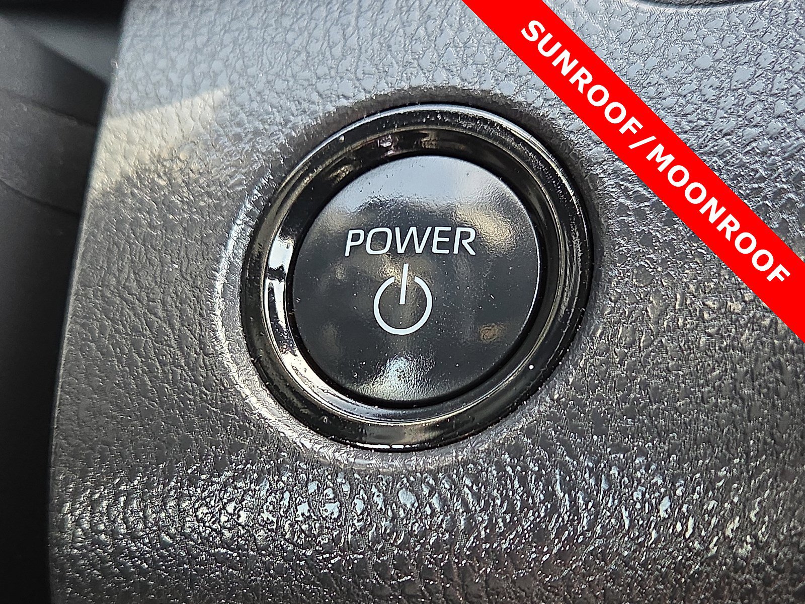 Used 2025 Toyota Camry SE w/ Convenience Package image 20