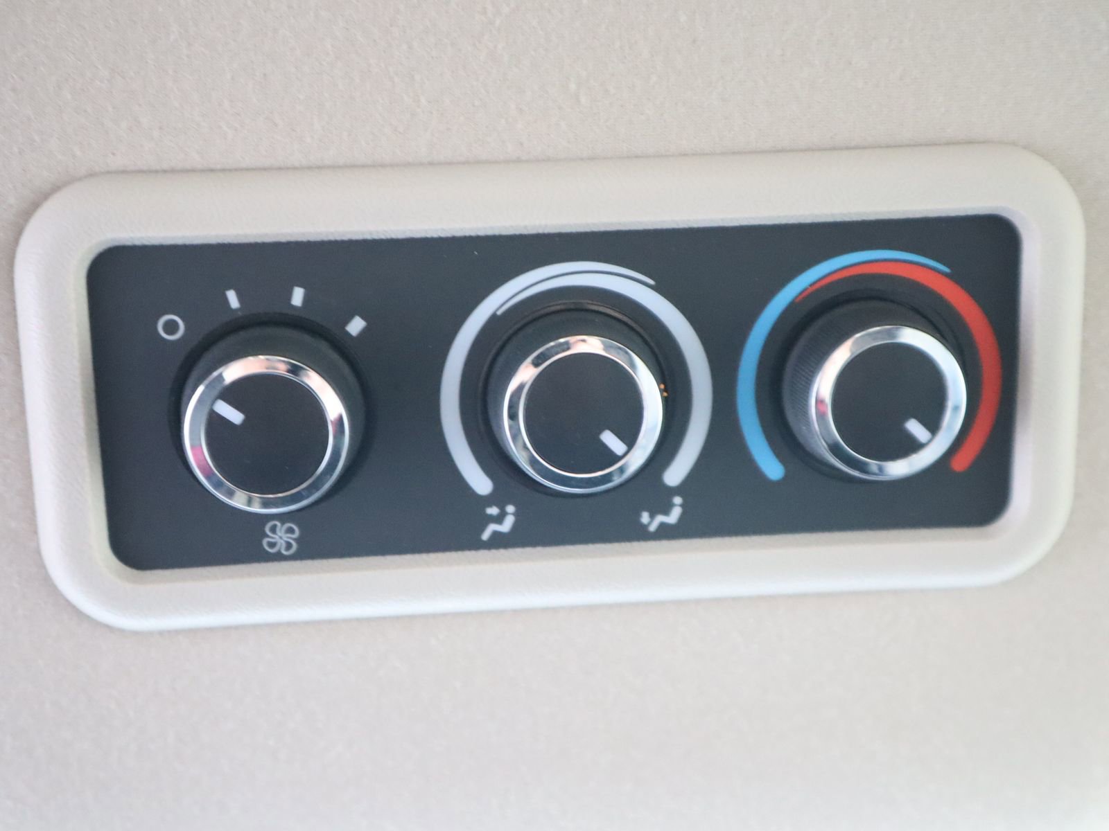 Used 2023 Chevrolet Express 3500 LT w/ LT Preferred Equipment Group image 38