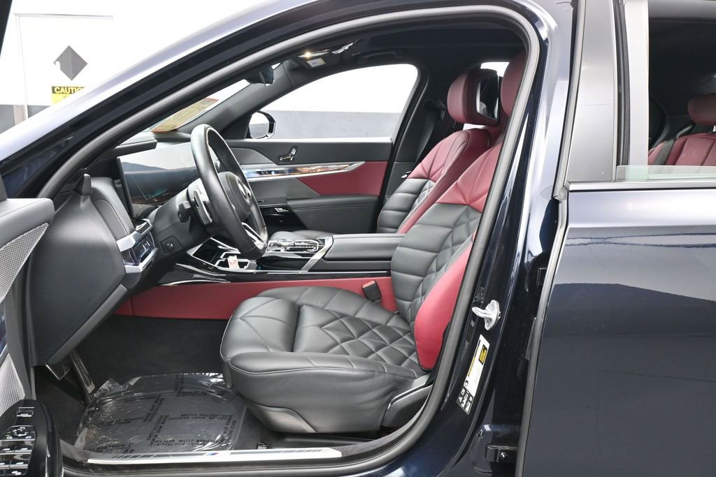Used 2025 BMW 740i xDrive AWD/4WD image 11