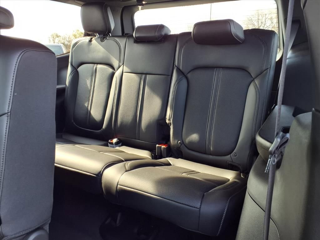 New 2025 Jeep Wagoneer 4WD w/ Convenience Group I image 25