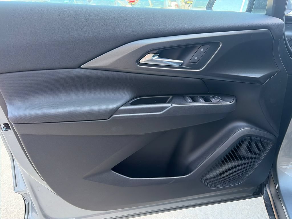 New 2026 Chevrolet Equinox EV LT FWD image 15