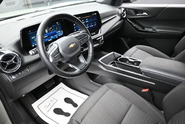 Used 2025 Chevrolet Equinox LT w/ Safety and Technology Package AWD/4WD image 18