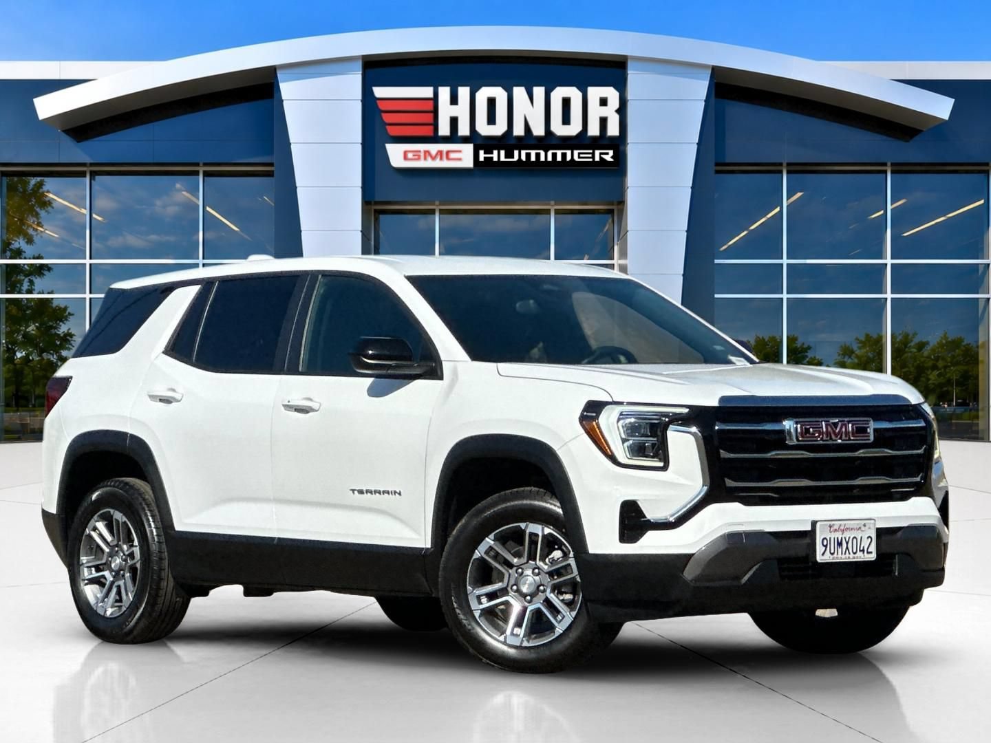 Used 2026 GMC Terrain Elevation FWD image 2
