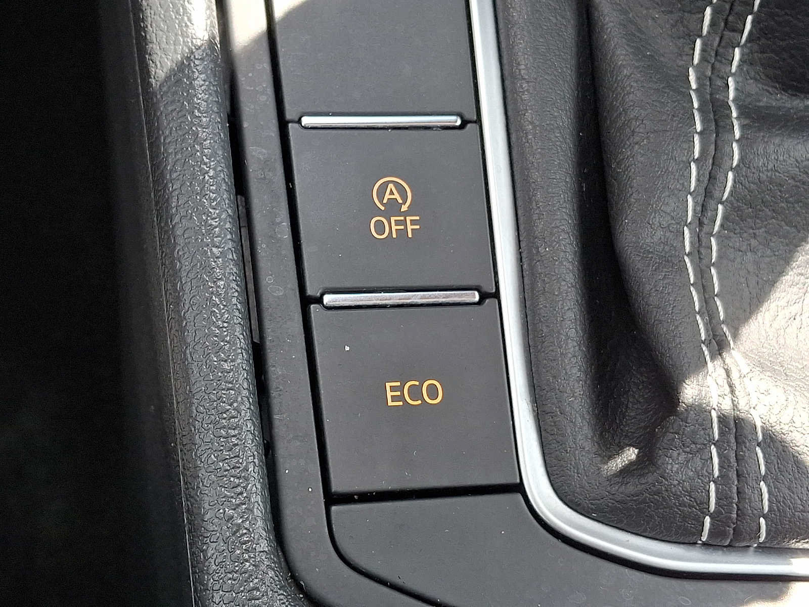 Certified 2023 Volkswagen Jetta SE FWD image 23