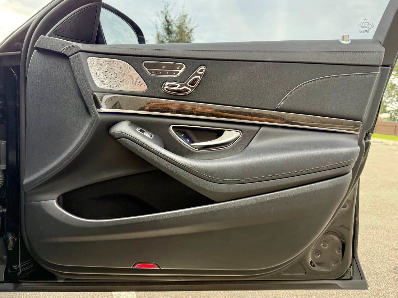 Used 2015 Mercedes-Benz S 550 Sedan image 24