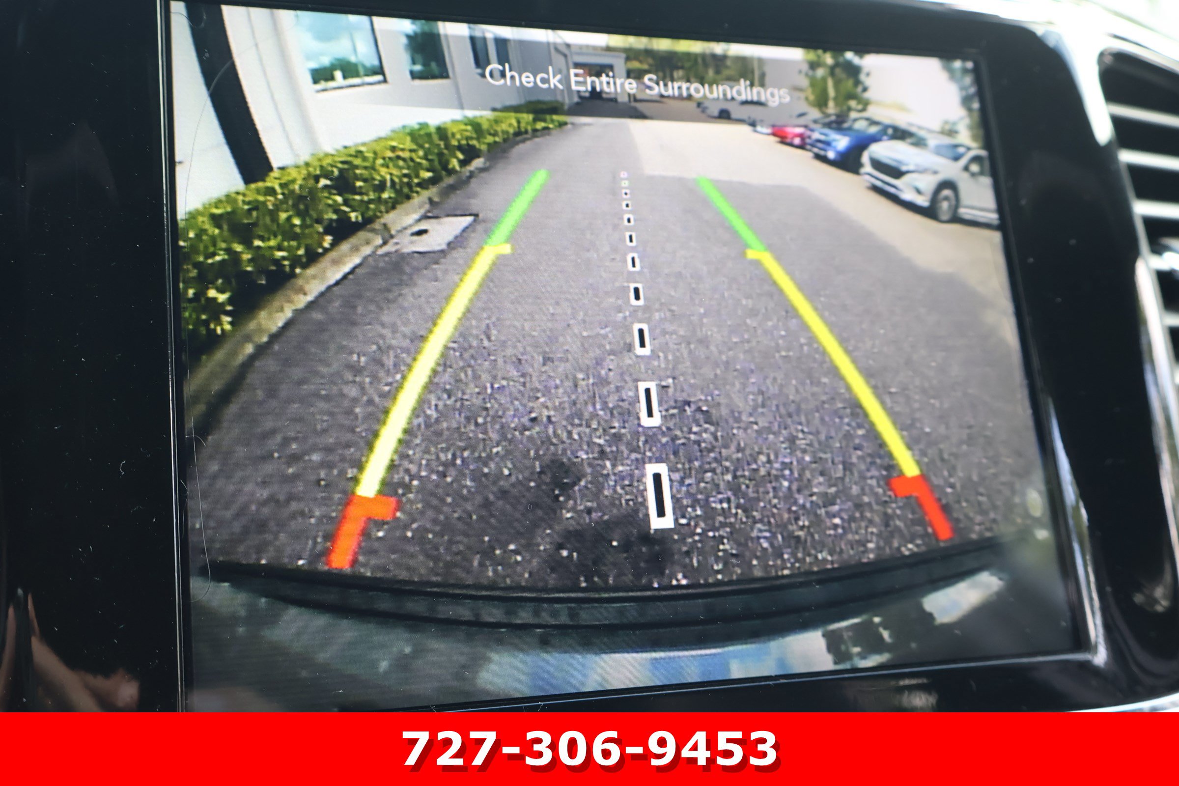 Used 2021 Jeep Grand Cherokee Laredo X AWD/4WD image 4