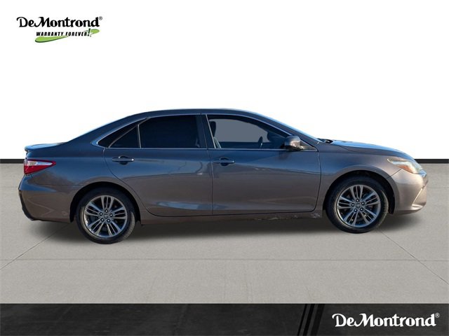 Used 2017 Toyota Camry SE image 4