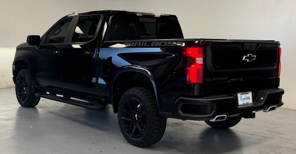 Used 2022 Chevrolet Silverado 1500 LT Trail Boss w/ LT Trail Boss Premium Package AWD/4WD image 3