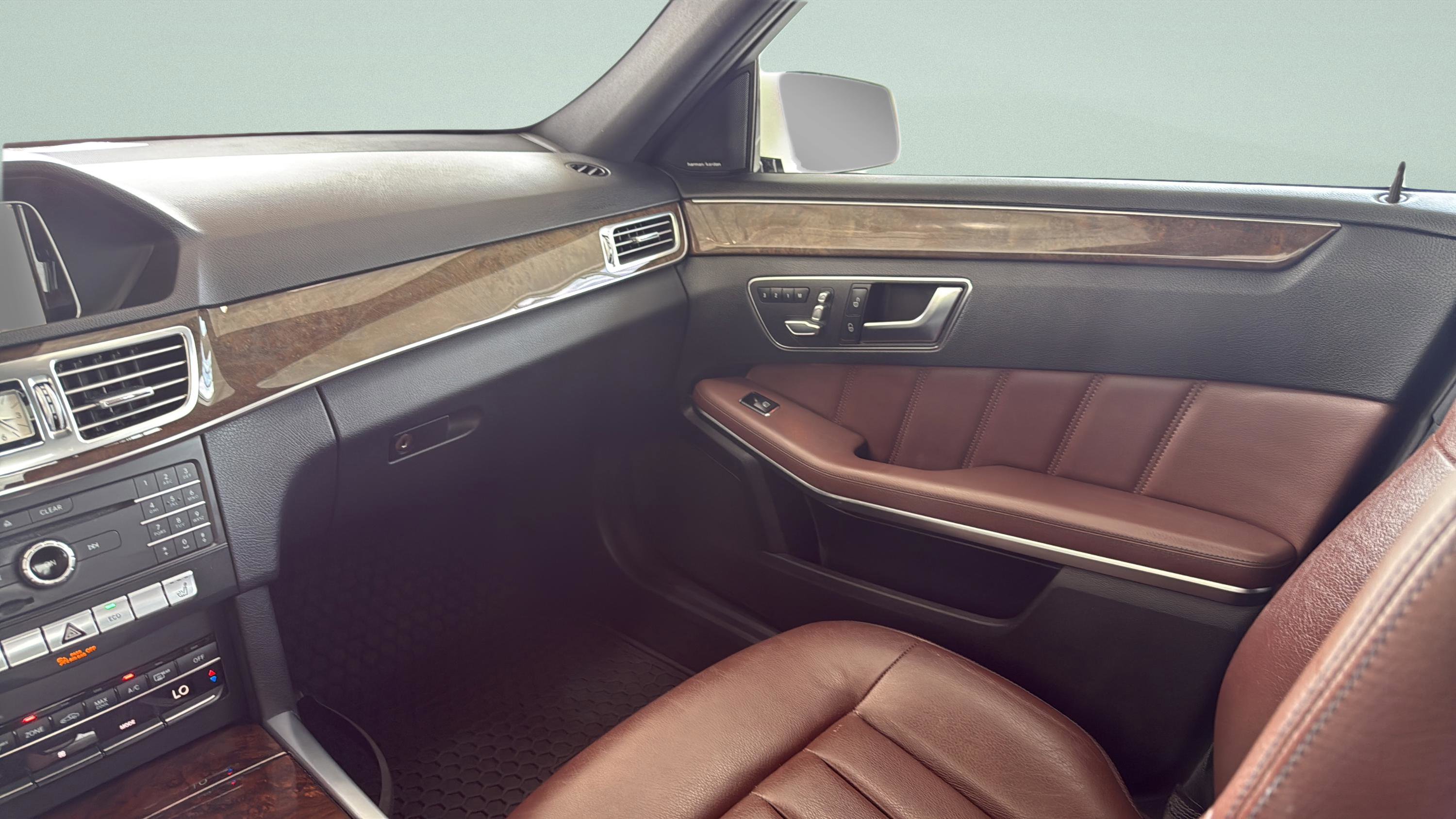 Used 2016 Mercedes-Benz E 350 Sedan image 40