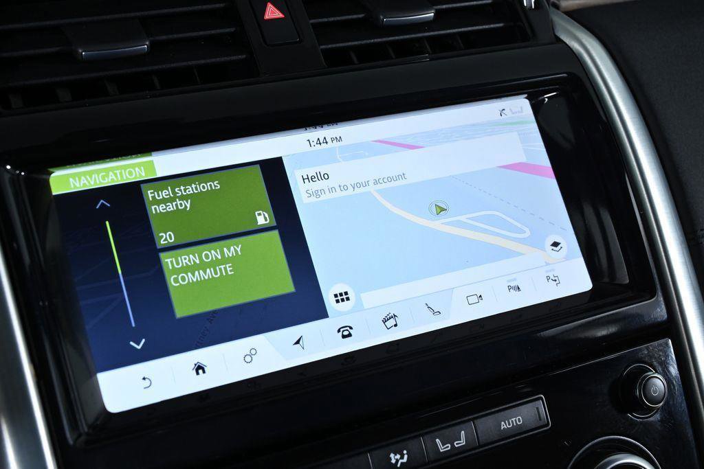 Used 2019 Land Rover Discovery HSE image 16