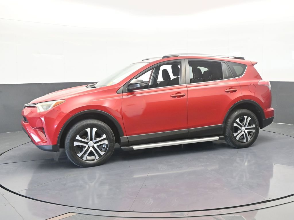 Used 2017 Toyota RAV4 LE video 2