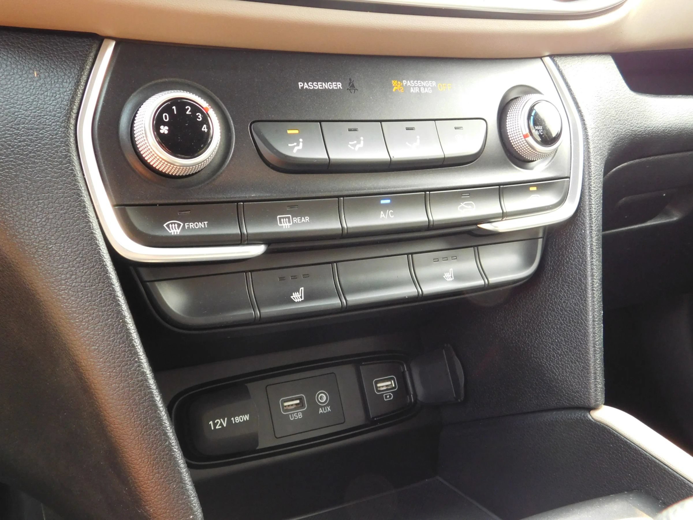 Used 2020 Hyundai Santa Fe SEL FWD image 19