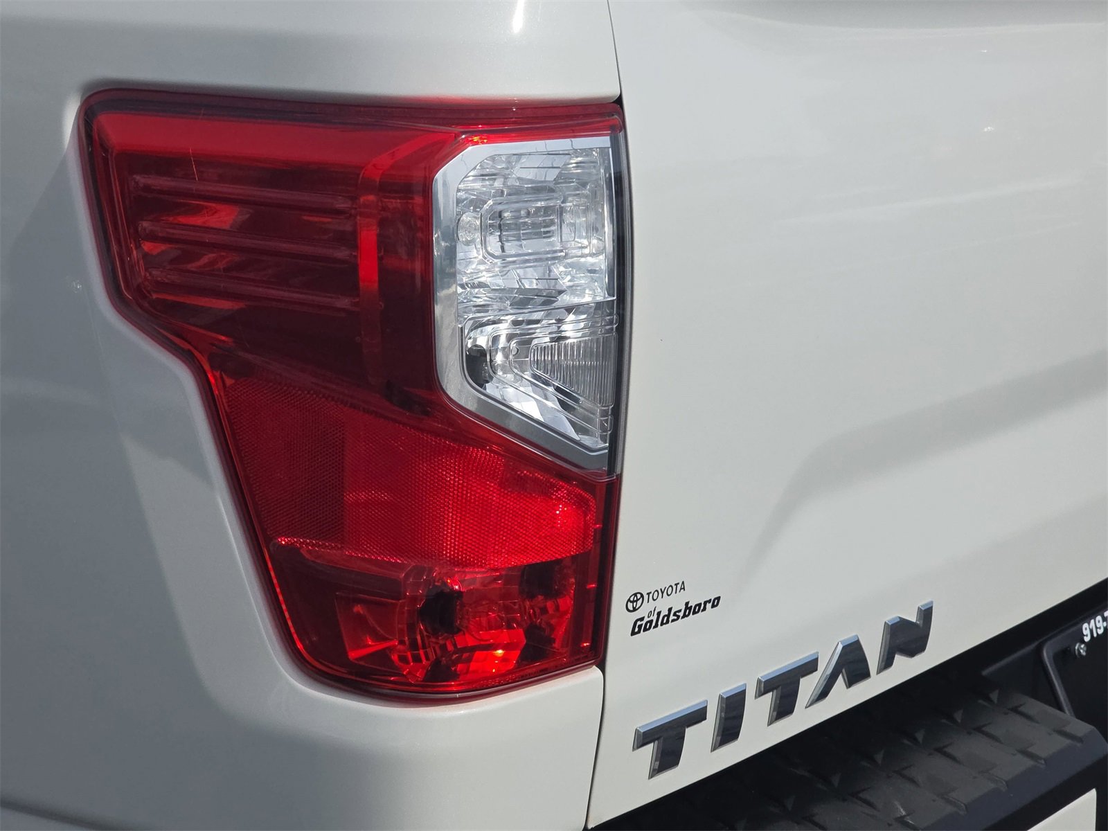 Used 2019 Nissan Titan PRO-4X image 32