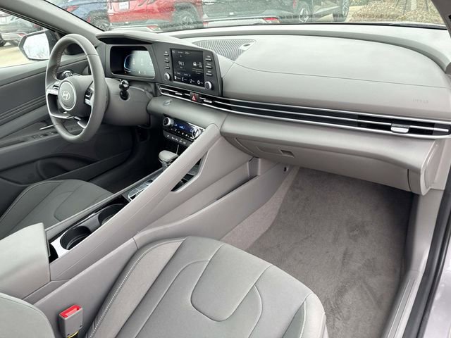 New 2026 Hyundai Elantra SEL Sport Premium FWD image 17