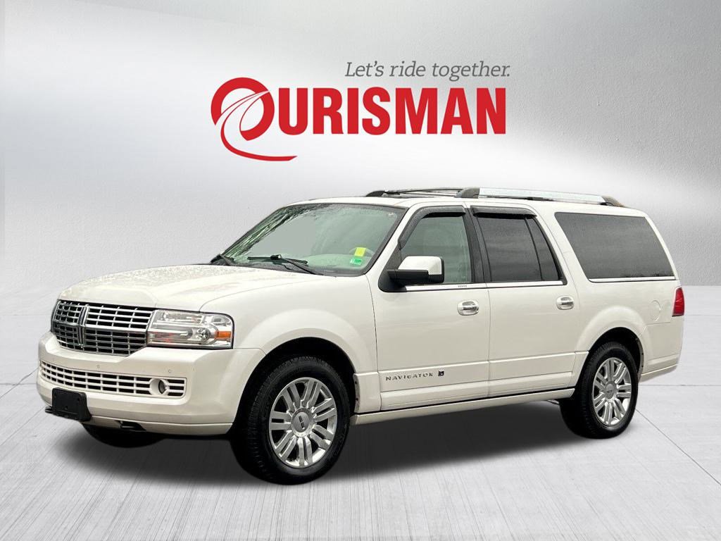 Used 2014 Lincoln Navigator L 4WD image 2