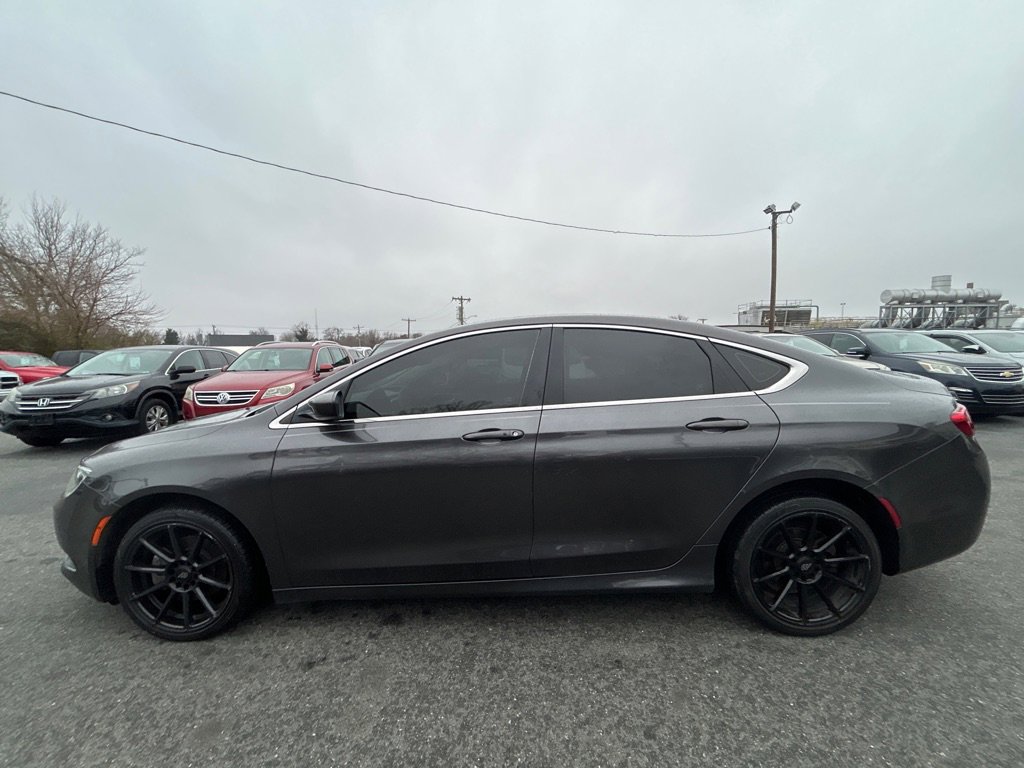 Used 2016 Chrysler 200 Limited image 8