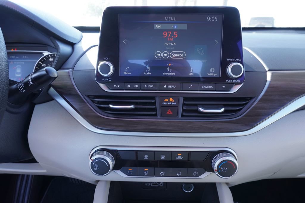 Certified 2025 Nissan Altima 2.5 SV FWD image 19