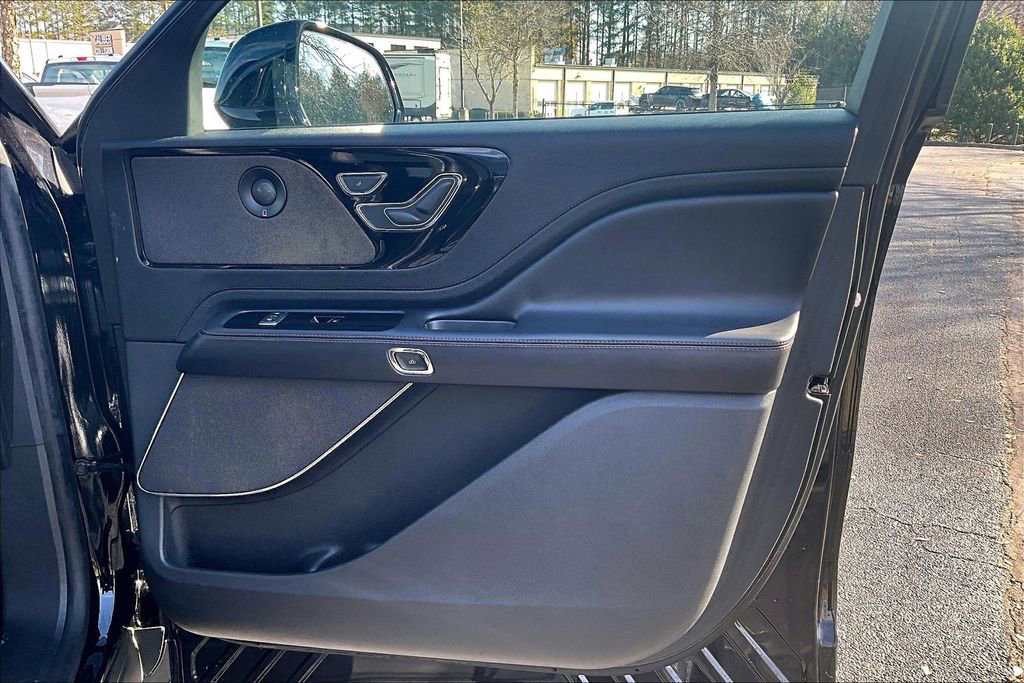 Certified 2022 Lincoln Aviator Reserve w/ Equipment Group 201A image 24