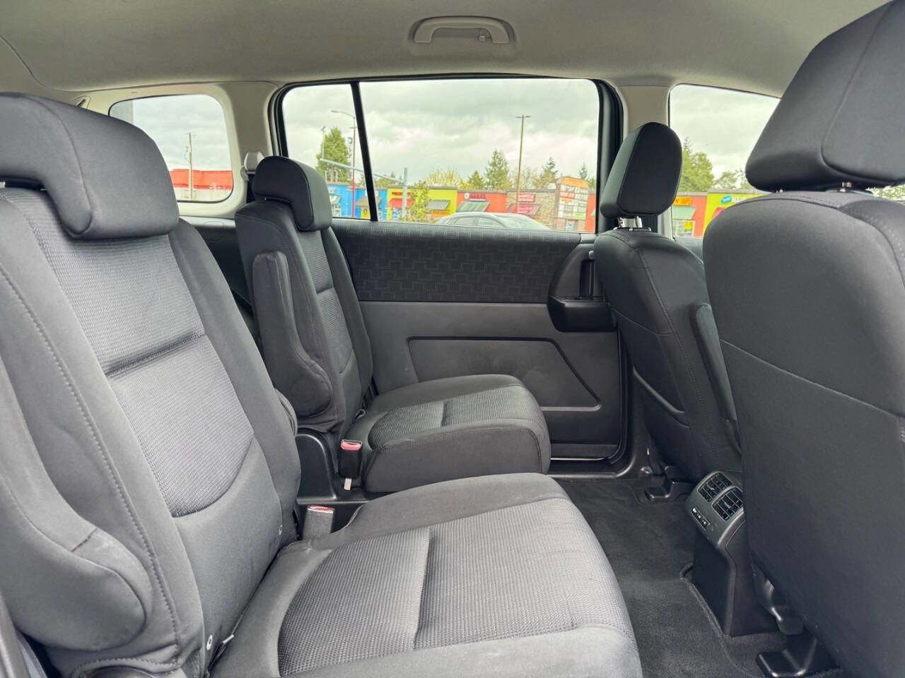 Used 2010 MAZDA MAZDA5 Sport image 19