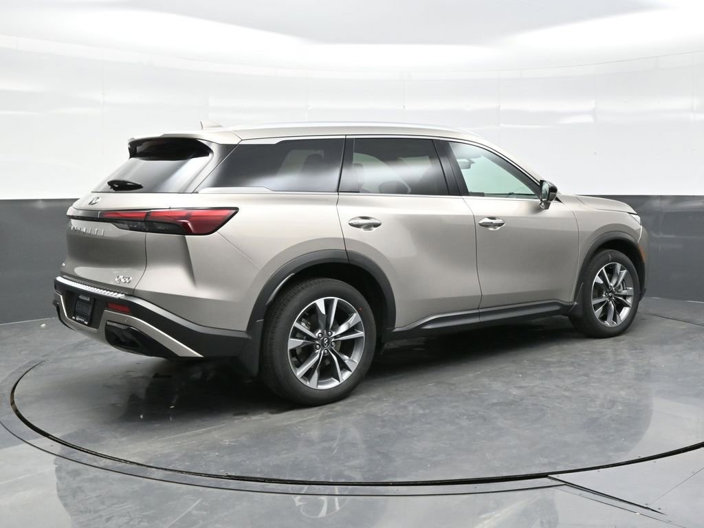 Certified 2023 INFINITI QX60 Luxe w/ Cargo Package AWD/4WD image 7