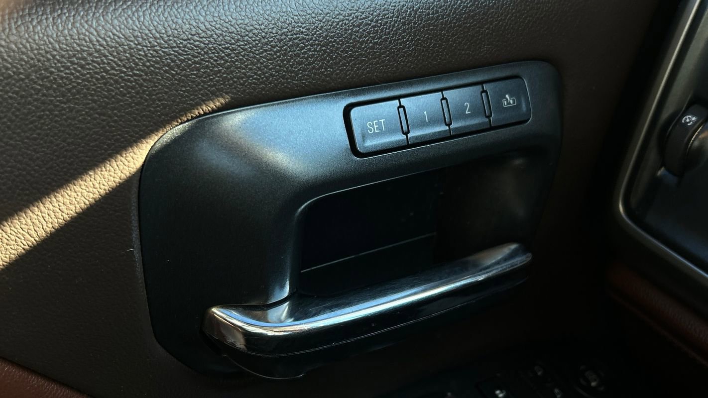 Used 2015 Chevrolet Silverado 2500 High Country w/ Duramax Plus Package image 26