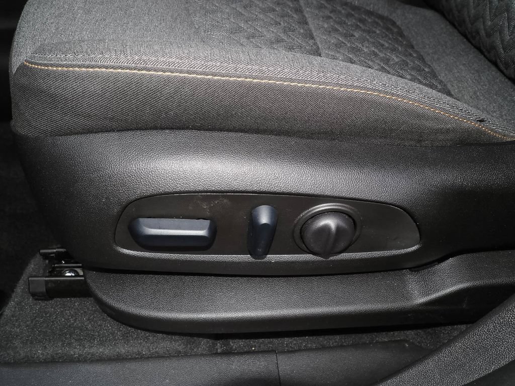 Certified 2024 Chevrolet Equinox LT FWD image 25
