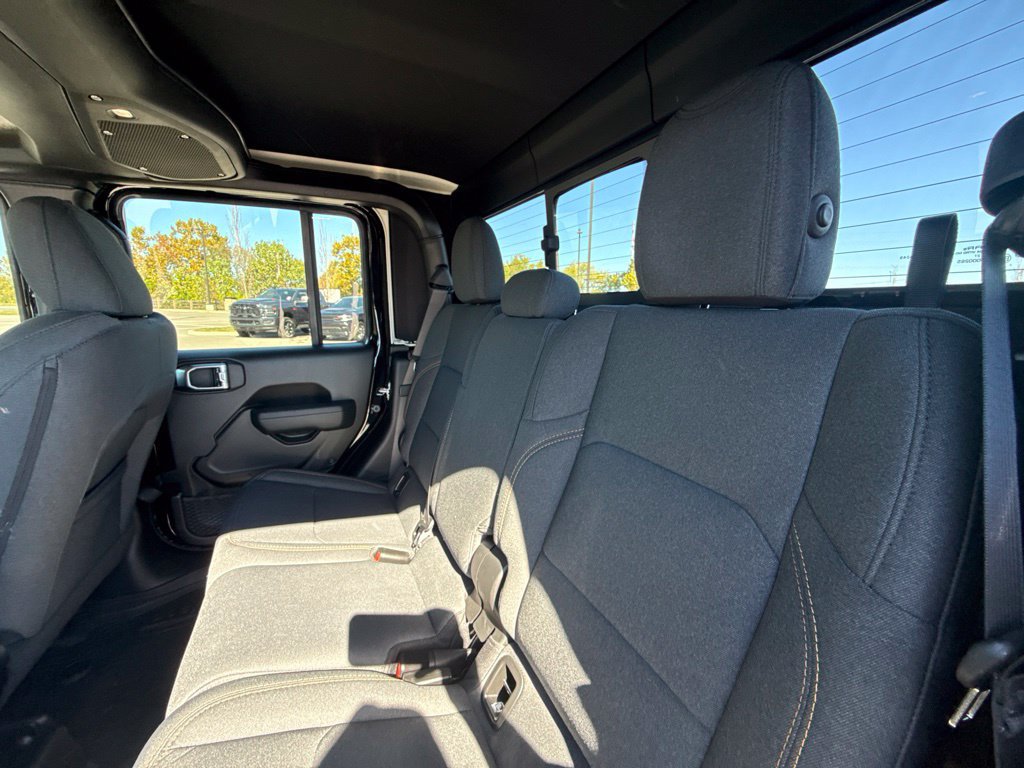New 2026 Jeep Gladiator Sport w/ Dual Top Group AWD/4WD image 27