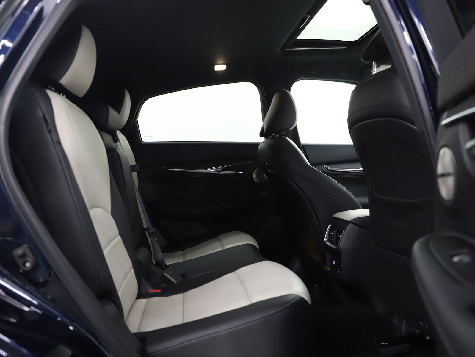 Used 2025 INFINITI QX55 Sensory w/ Lighting Package AWD/4WD image 14