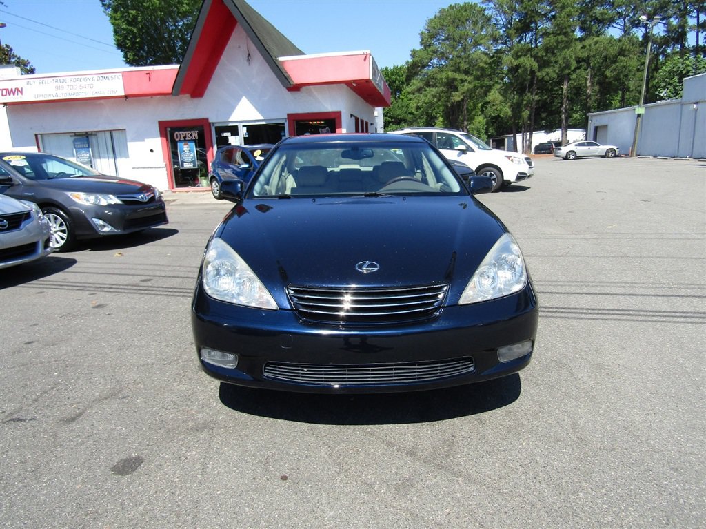 Used 2004 Lexus ES 330 FWD image 2