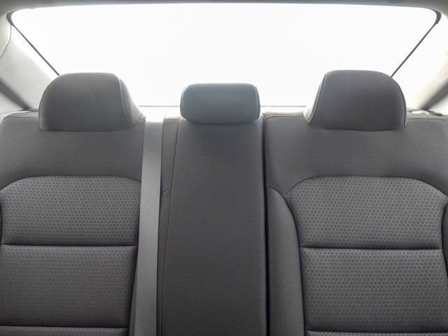 Used 2018 Hyundai Elantra SE image 16