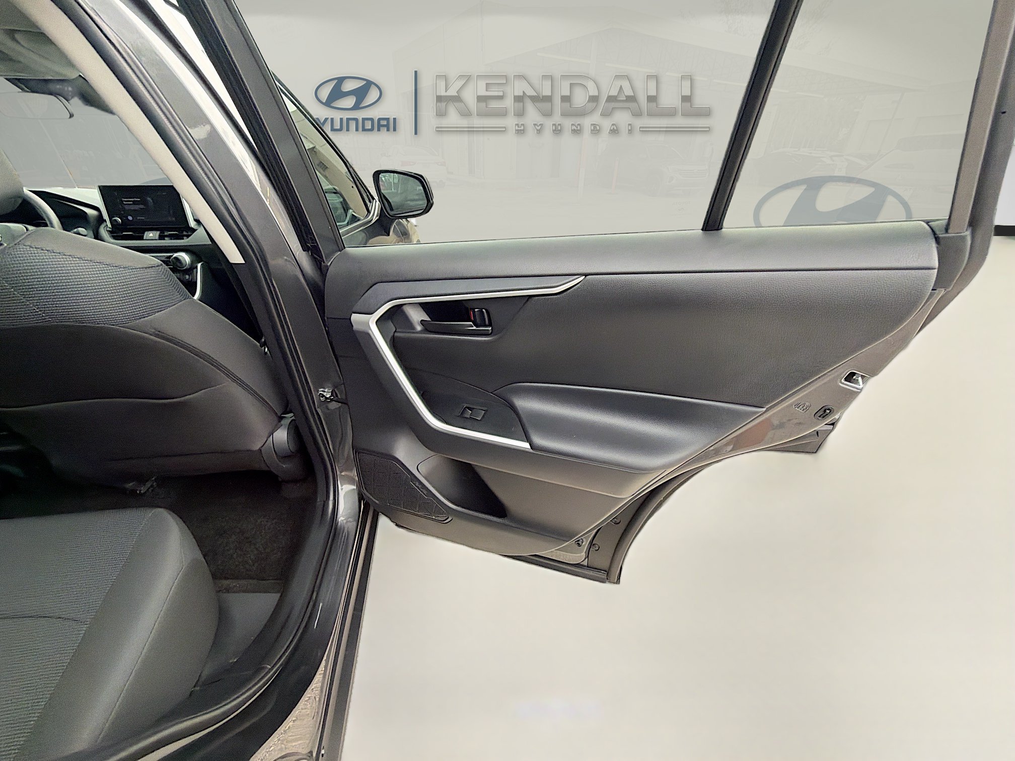 Used 2024 Toyota RAV4 LE FWD image 28