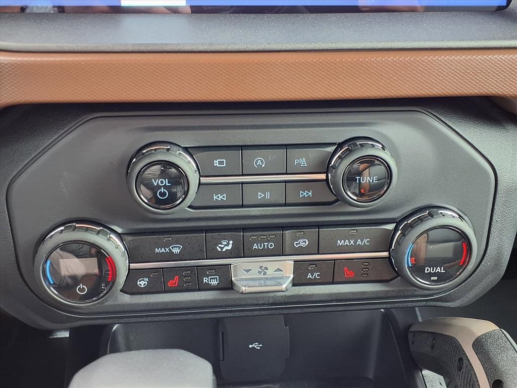 Used 2024 Ford Bronco Outer Banks image 13