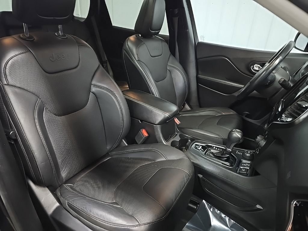 Used 2019 Jeep Cherokee Limited AWD/4WD image 15