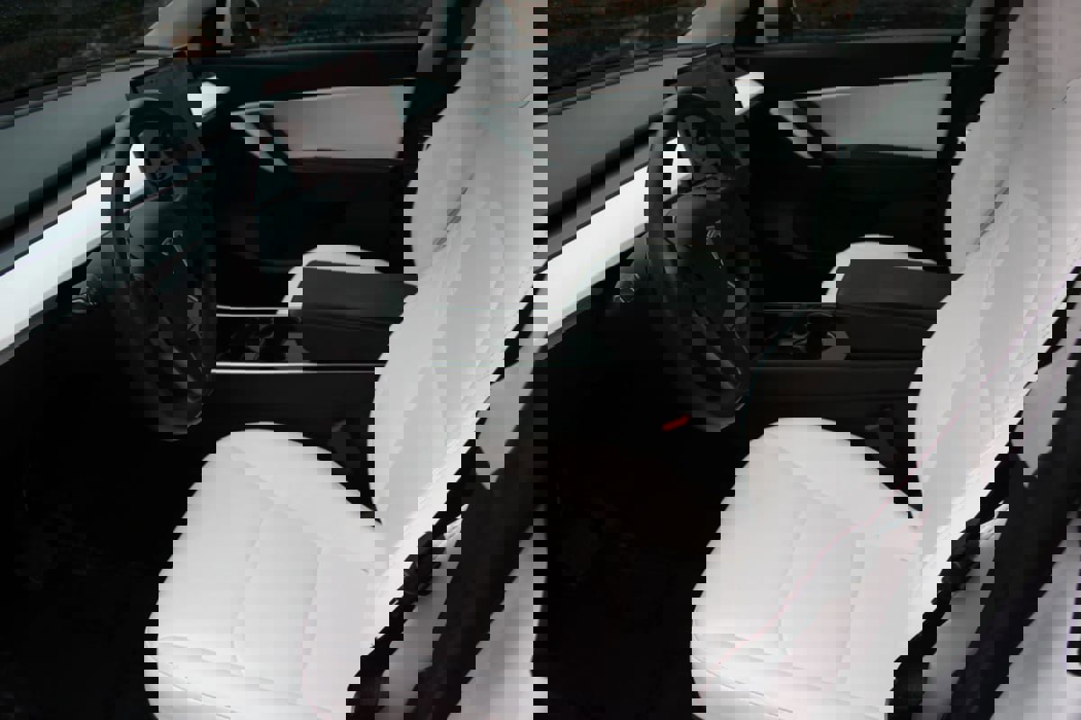 Used 2020 Tesla Model Y Long Range image 18